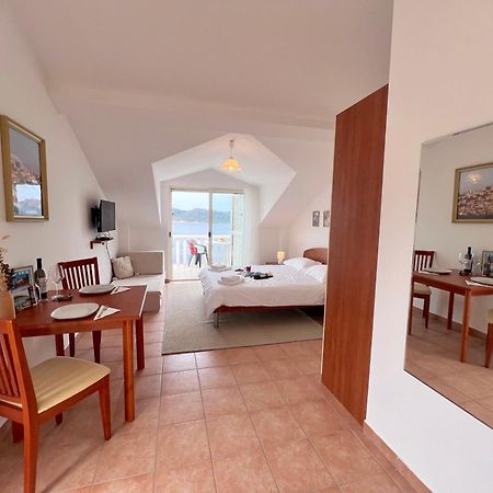 Terrace Studios With Panoramic Seaview Uble Exterior photo