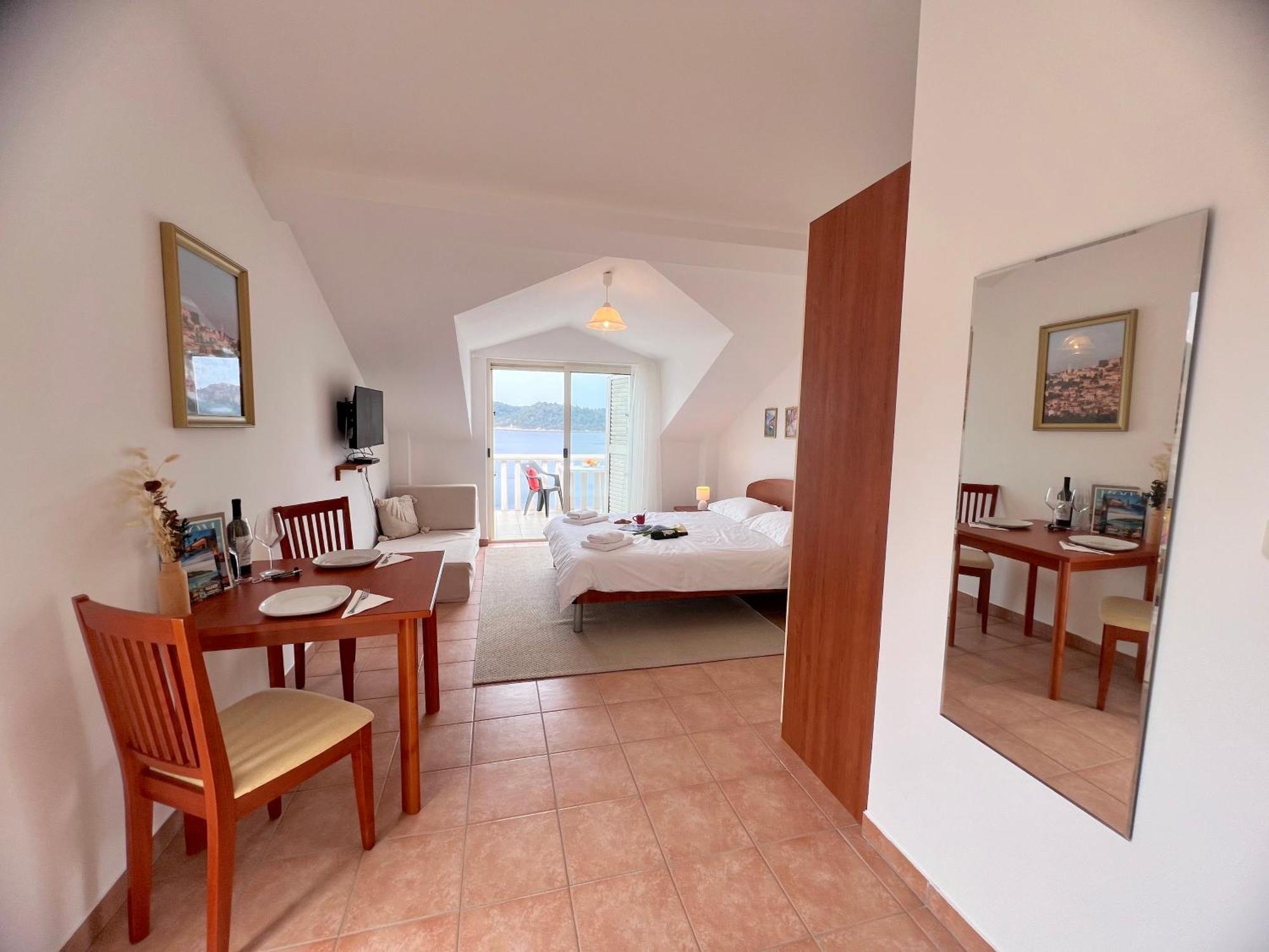 Terrace Studios With Panoramic Seaview Uble Exterior photo